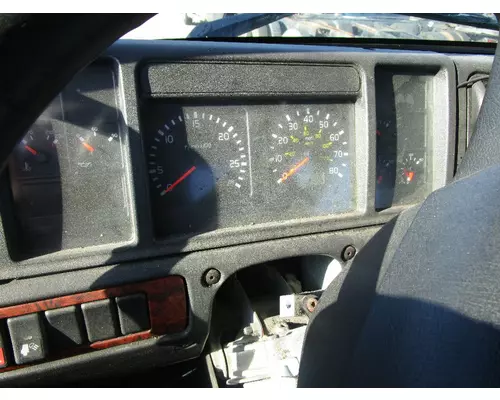 VOLVO VNL Instrument Cluster