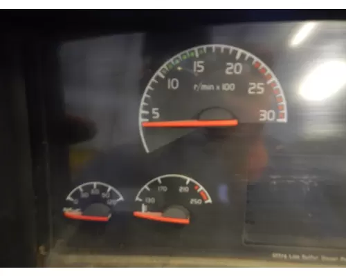 VOLVO VNL Instrument Cluster