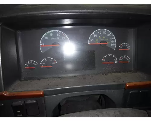 VOLVO VNL Instrument Cluster