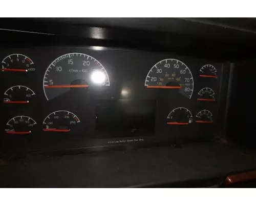 VOLVO VNL Instrument Cluster