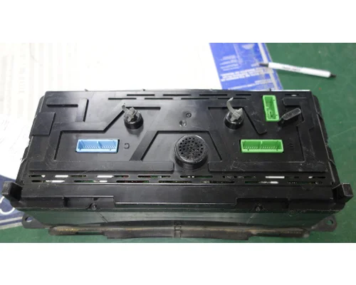 VOLVO VNL Instrument Cluster