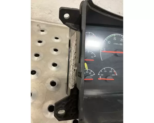 VOLVO VNL Instrument Cluster