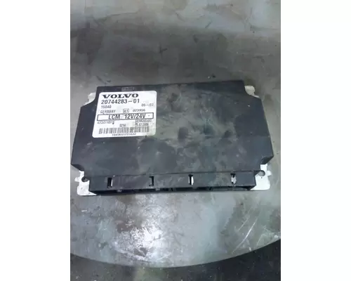 VOLVO VNL LIGHT CONTROL MODULE