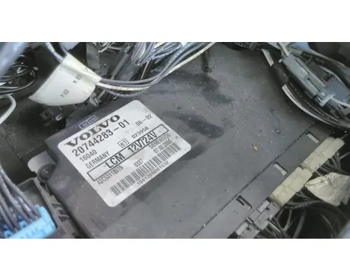 VOLVO VNL LIGHT CONTROL MODULE