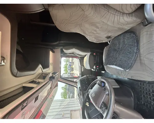 VOLVO VNL Latches and Locks