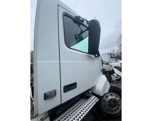 VOLVO VNL Leaf Spring, Front