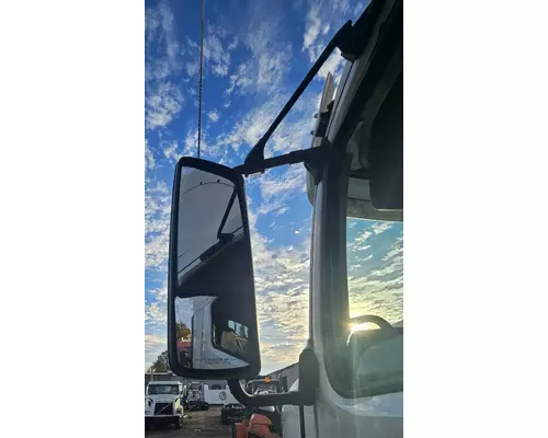 VOLVO VNL MIRROR ASSEMBLY CABDOOR