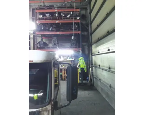 VOLVO VNL MIRROR ASSEMBLY CABDOOR