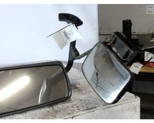 VOLVO VNL MIRROR ASSEMBLY CABDOOR