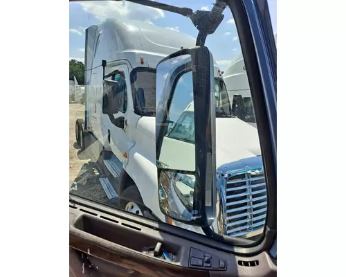 VOLVO VNL MIRROR ASSEMBLY CABDOOR