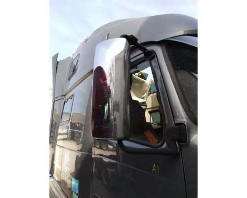 VOLVO VNL MIRROR ASSEMBLY CABDOOR