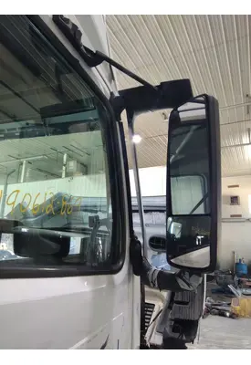 VOLVO VNL MIRROR ASSEMBLY CAB/DOOR