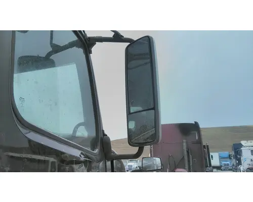 VOLVO VNL MIRROR ASSEMBLY CABDOOR