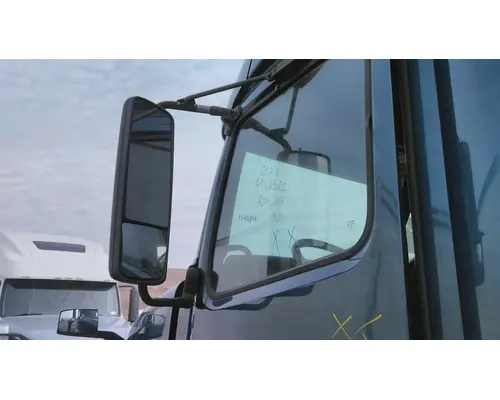 VOLVO VNL MIRROR ASSEMBLY CABDOOR