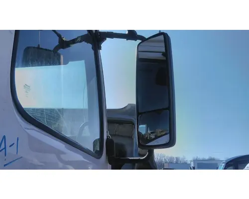 VOLVO VNL MIRROR ASSEMBLY CABDOOR