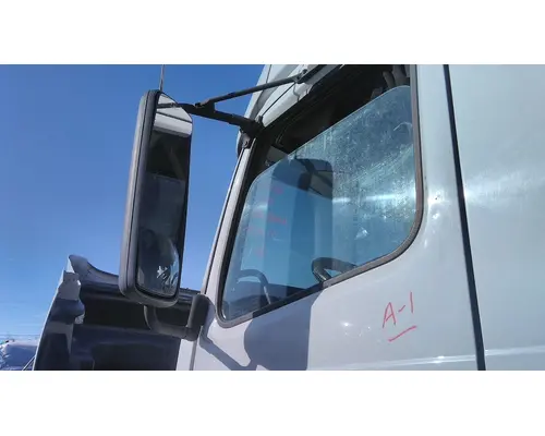 VOLVO VNL MIRROR ASSEMBLY CABDOOR