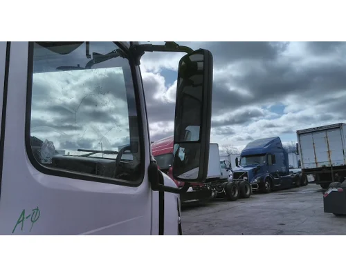 VOLVO VNL MIRROR ASSEMBLY CABDOOR