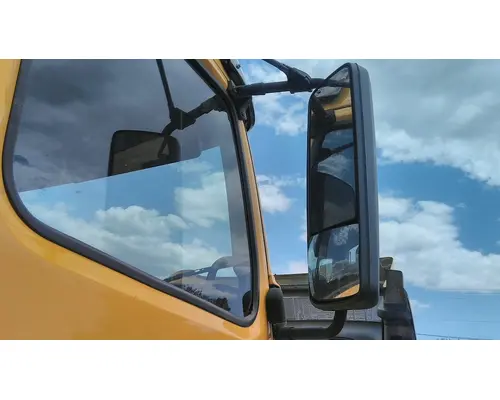 VOLVO VNL MIRROR ASSEMBLY CABDOOR
