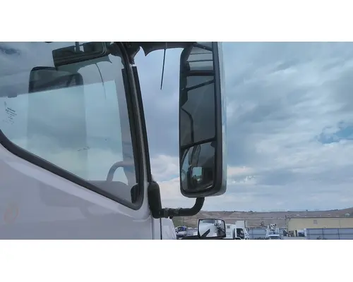 VOLVO VNL MIRROR ASSEMBLY CABDOOR