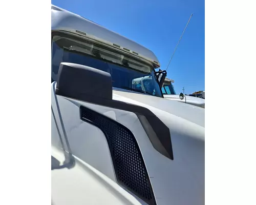 VOLVO VNL MIRROR ASSEMBLY FENDERHOOD