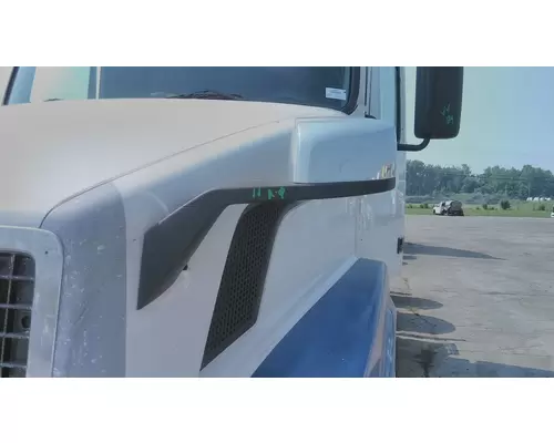 VOLVO VNL MIRROR ASSEMBLY FENDERHOOD