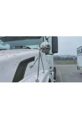 VOLVO VNL MIRROR ASSEMBLY FENDER/HOOD