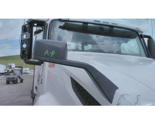 VOLVO VNL MIRROR ASSEMBLY FENDERHOOD