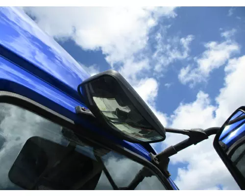 VOLVO VNL MIRROR LOOK DOWN