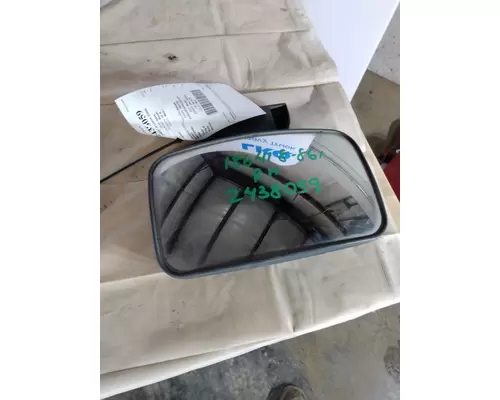VOLVO VNL MIRROR LOOK DOWN