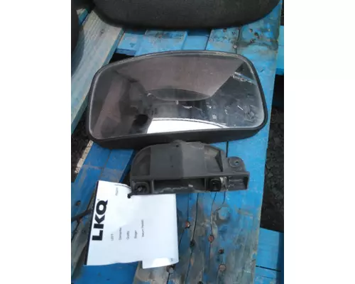 VOLVO VNL MIRROR LOOK DOWN