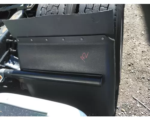 VOLVO VNL MUD FLAP HANGER