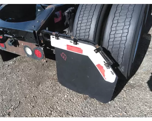 VOLVO VNL MUD FLAP HANGER