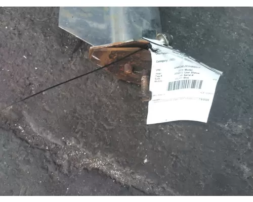 VOLVO VNL MUD FLAP HANGER