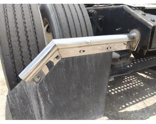 VOLVO VNL MUD FLAP HANGER