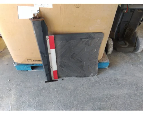 VOLVO VNL MUD FLAP HANGER