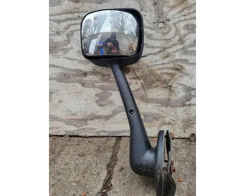 VOLVO VNL Mirror (Side View)