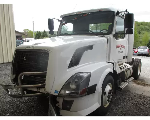 VOLVO VNL Mirror (Side View)