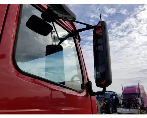 VOLVO VNL Mirror (Side View)