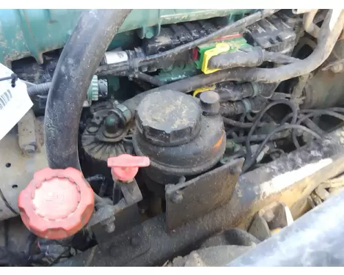 VOLVO VNL POWER STEERING RESERVOIR