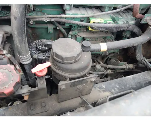 VOLVO VNL POWER STEERING RESERVOIR