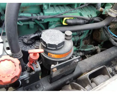 VOLVO VNL POWER STEERING RESERVOIR