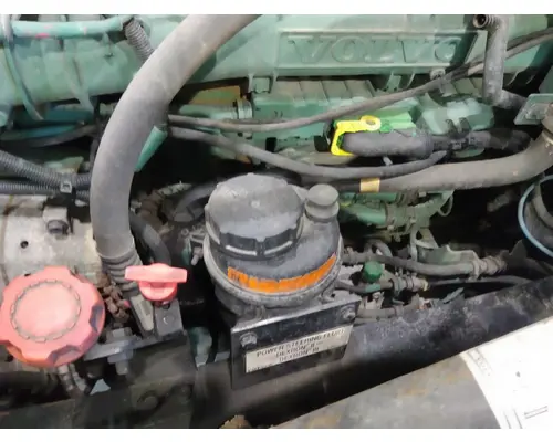 VOLVO VNL POWER STEERING RESERVOIR