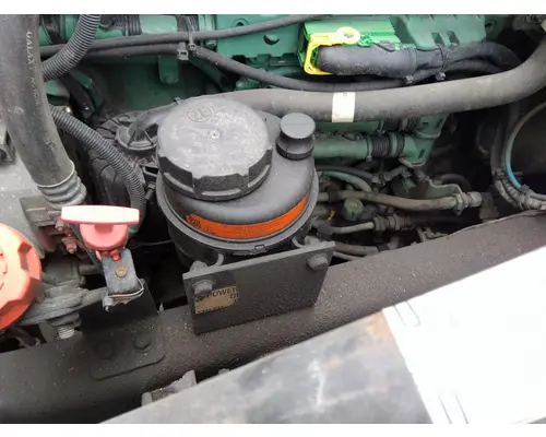 VOLVO VNL POWER STEERING RESERVOIR
