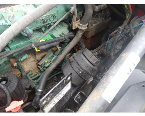 VOLVO VNL POWER STEERING RESERVOIR
