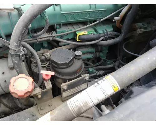 VOLVO VNL POWER STEERING RESERVOIR