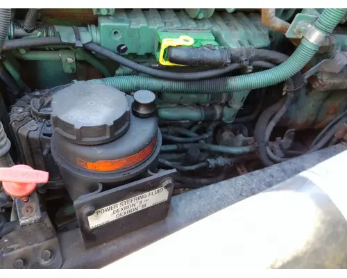 VOLVO VNL POWER STEERING RESERVOIR