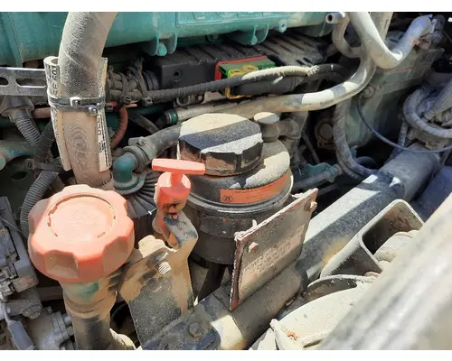 VOLVO VNL POWER STEERING RESERVOIR
