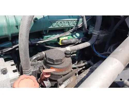 VOLVO VNL POWER STEERING RESERVOIR