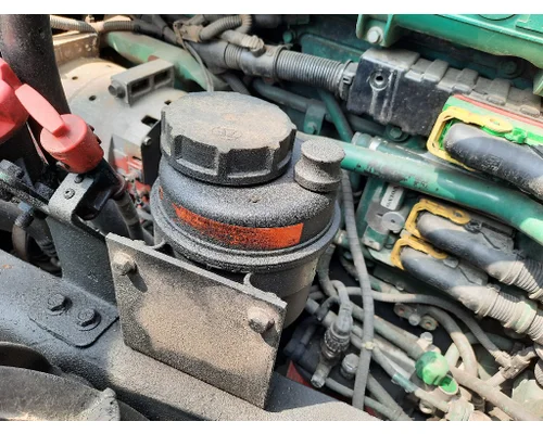 VOLVO VNL POWER STEERING RESERVOIR