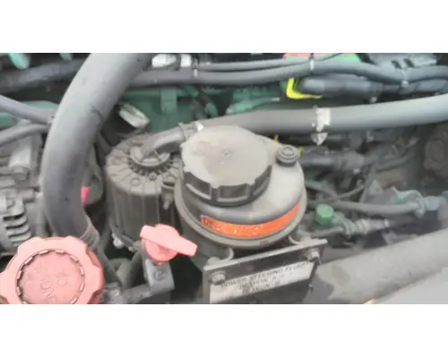 VOLVO VNL POWER STEERING RESERVOIR